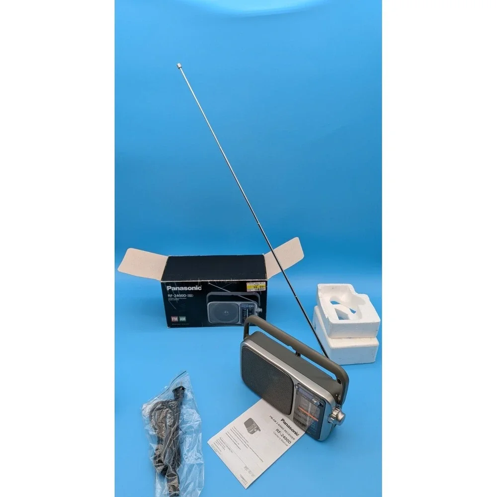 Panasonic RF-2400D AM/FM AC/DC Portable Radio w Original Box, Instructions, Cord - Picture 3 of 16